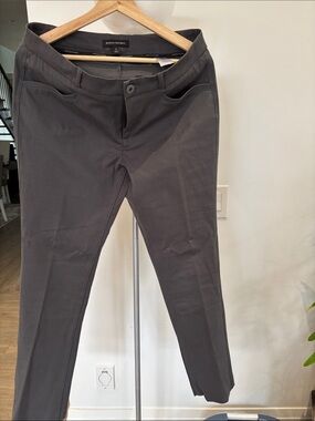 Banana Republic Women’s Straight Leg Pants in Dark Charcoal